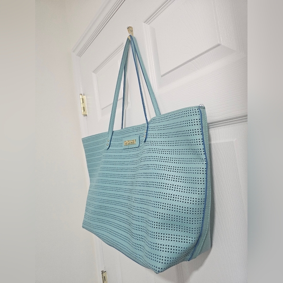 ✨ Kenneth Cole Reaction Perforated Tote Bag – Light Blue ✨ - Picture 5 of 11